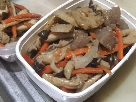 簡単作り置き♪たっぷりきのこの蓮根きんぴら